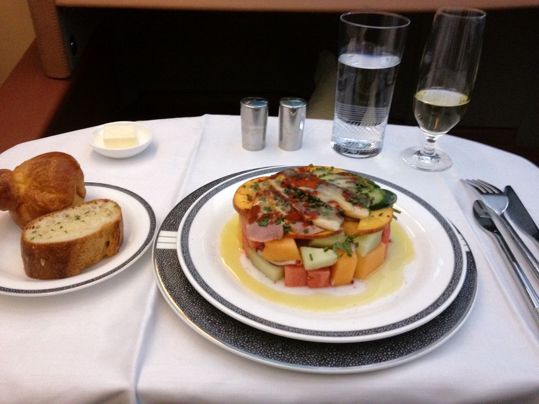 Фотография: Как выглядит еда на борту самолета в 15 авиакомпаниях №19 - BigPicture.ru