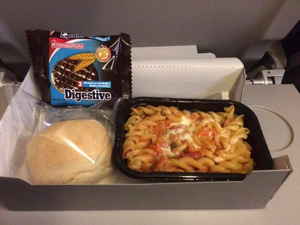 Фотография: Как выглядит еда на борту самолета в 15 авиакомпаниях №20 - BigPicture.ru