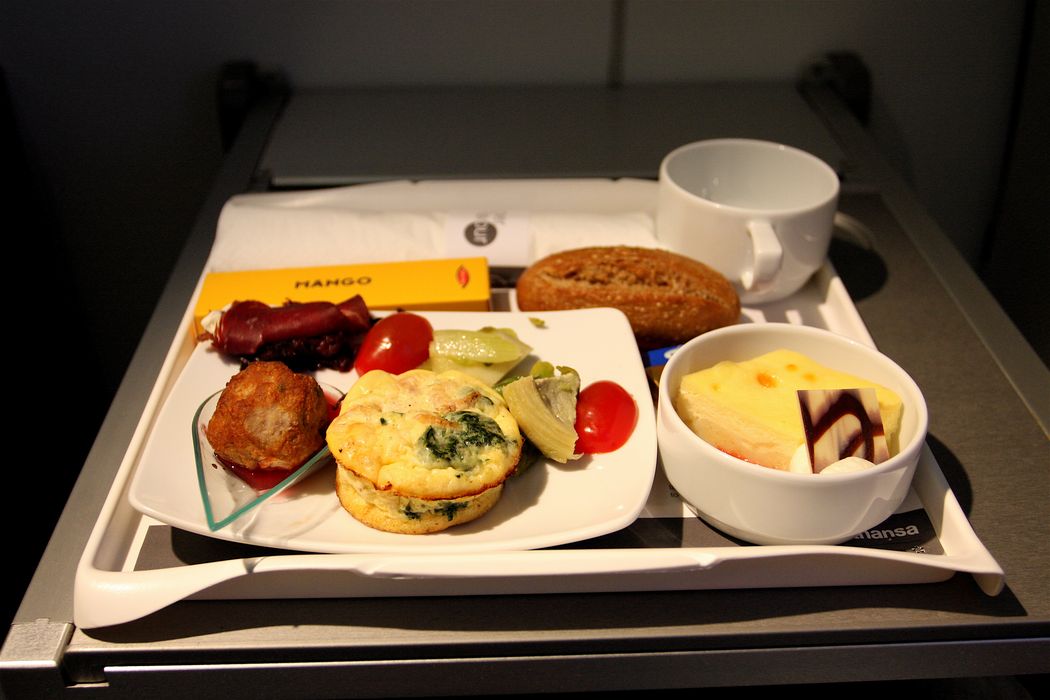 Фотография: Как выглядит еда на борту самолета в 15 авиакомпаниях №25 - BigPicture.ru