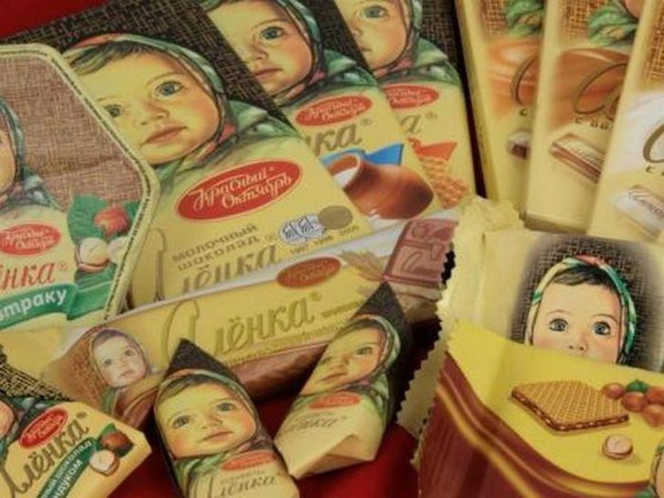Фотография: Самая известная Алёнка, или История девочки с шоколадной обертки №2 - BigPicture.ru