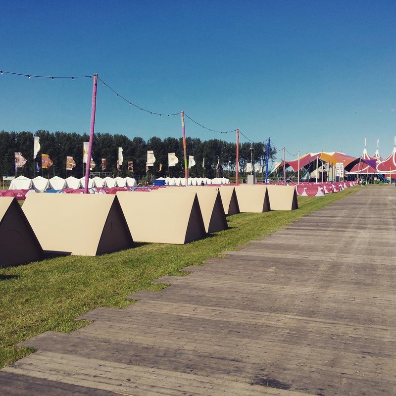 Фотография: KarTent — картонные палатки для музыкальных фестивалей №2 - BigPicture.ru
