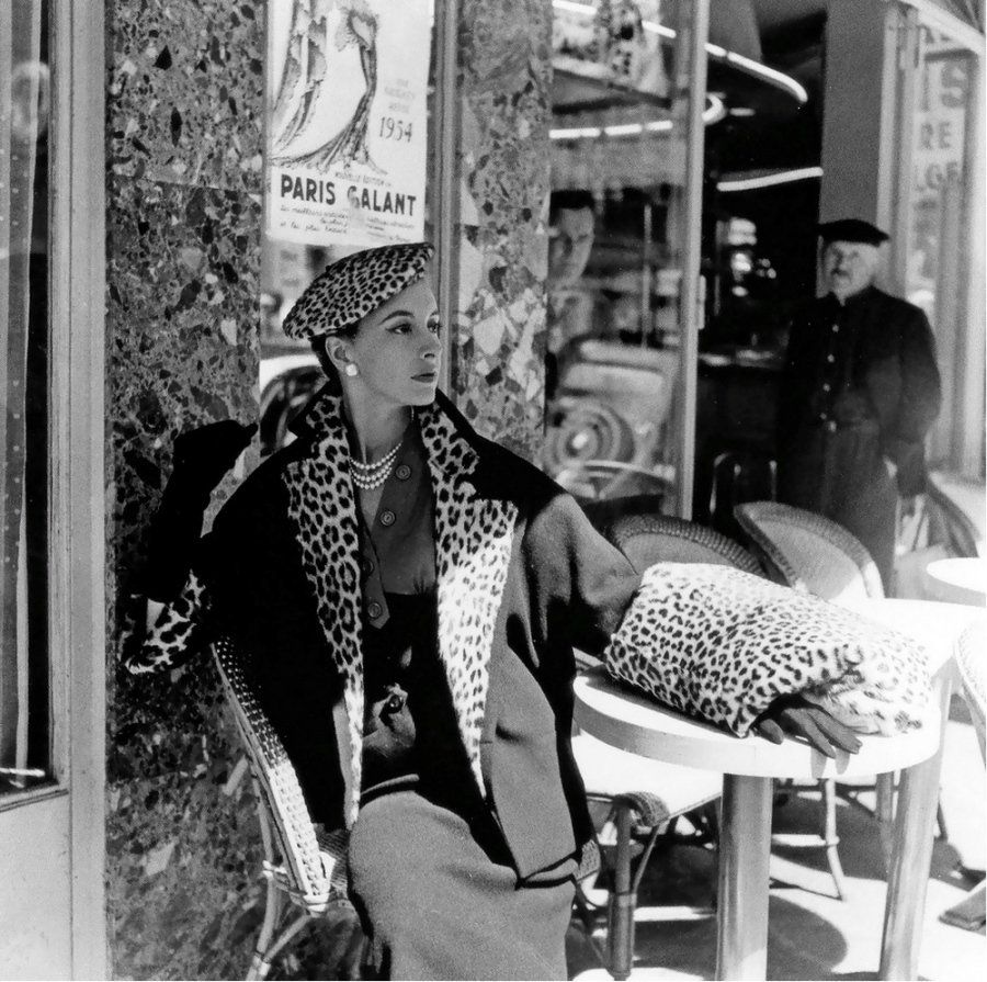 Фотография: Классическая элегантность Dior: изысканные модели 1940-1960-х годов на улицах Парижа №8 - BigPicture.ru