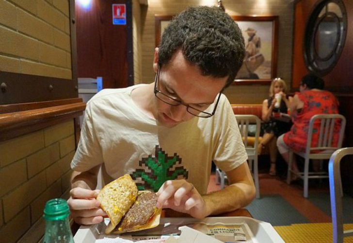 Фотография: Канадец получает деньги за то, что регулярно ест в McDonald's №3 - BigPicture.ru