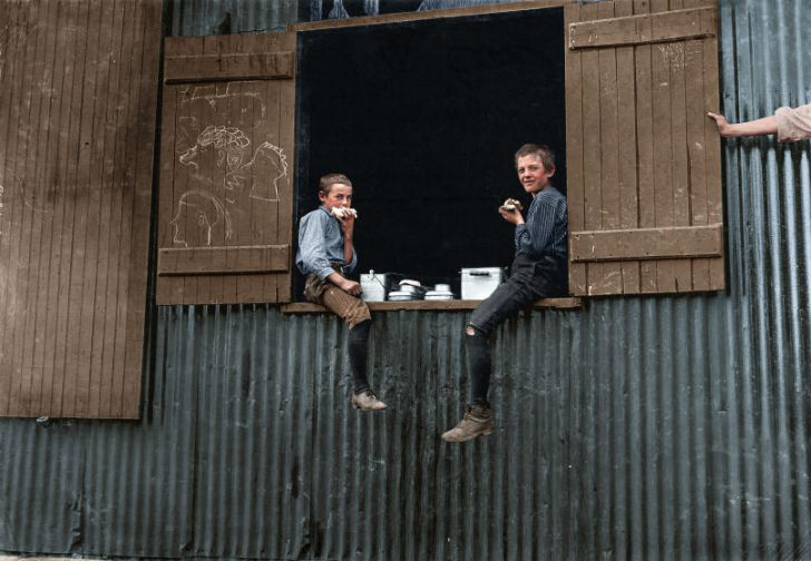Фотография: Потерянное детство: ужасные условия детского труда в фотографиях Льюиса Хайна №15 - BigPicture.ru