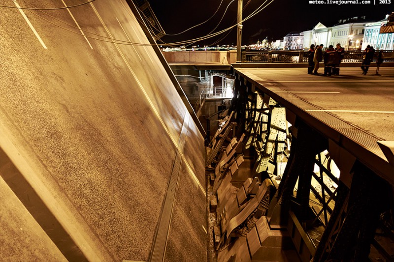 Фотография: Как устроен Дворцовый мост в Санкт-Петербурге №23 - BigPicture.ru