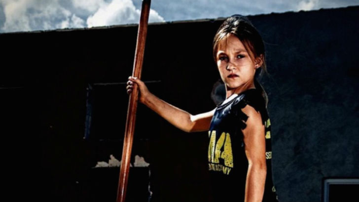 Фотография: 9-летняя девочка пробежала 58-километровый марафон, чтобы научиться бороться с травлей в школе №1 - BigPicture.ru