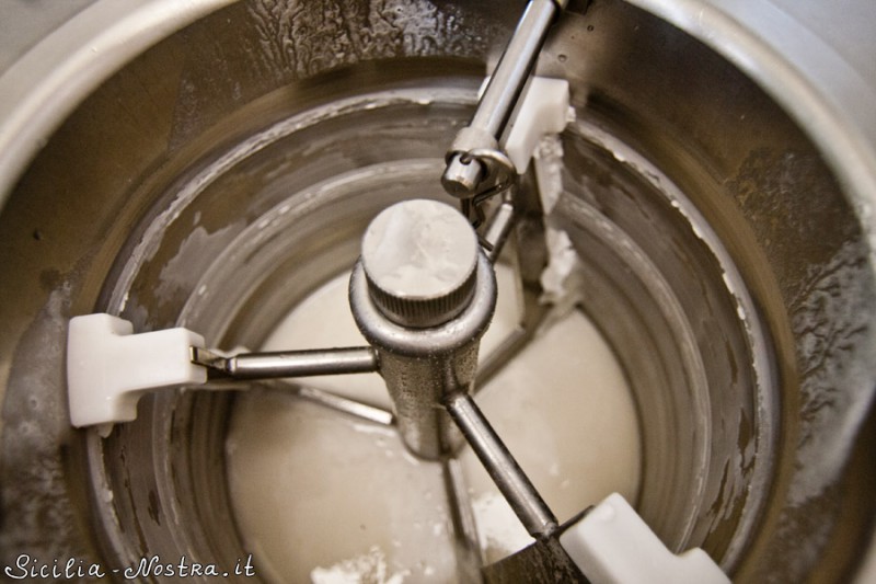 Фотография: Как делают настоящее сицилийское мороженое №10 - BigPicture.ru