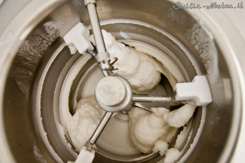 Фотография: Как делают настоящее сицилийское мороженое №11 - BigPicture.ru