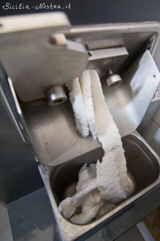 Фотография: Как делают настоящее сицилийское мороженое №12 - BigPicture.ru