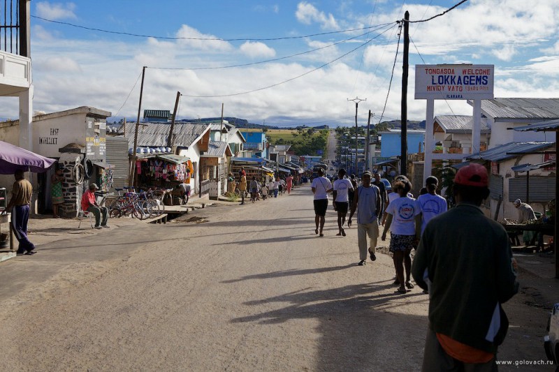 Фотография: Как добывают и продают нелегальные драгоценные камни на Мадагаскаре №24 - BigPicture.ru