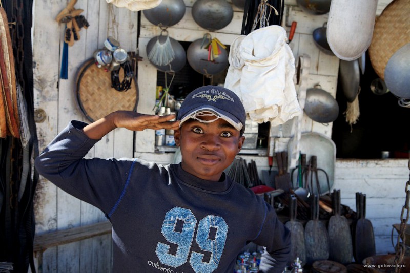 Фотография: Как добывают и продают нелегальные драгоценные камни на Мадагаскаре №44 - BigPicture.ru