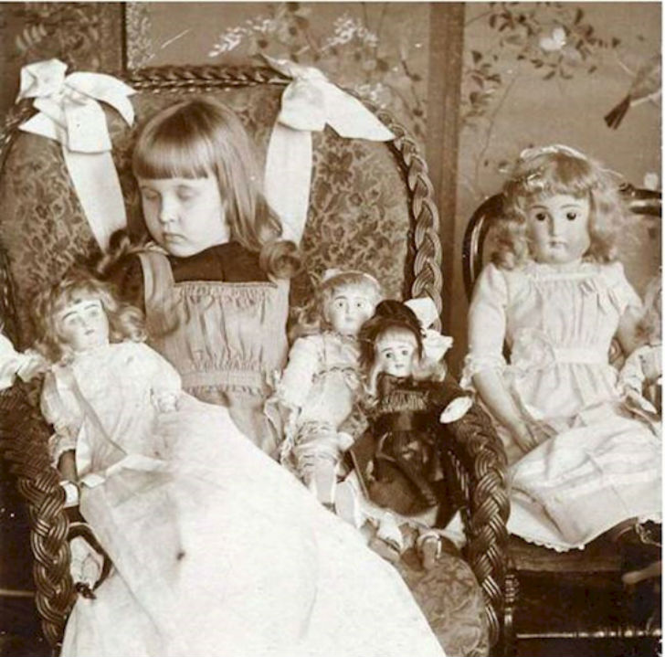 Какую тайну хранят фотографии Викторианской эпохи