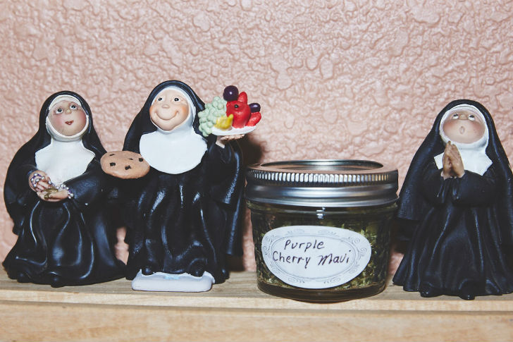 Фотография: Как калифорнийские монахини выращивают марихуану №7 - BigPicture.ru