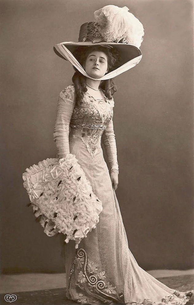 Самые красивые девушки мира на открытках 1900 х годов
