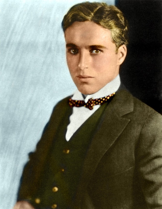 Фотография: 15 редких раскрашенных фотографий Чарли Чаплина, сделанных в 1910-1930-х годах №12 - BigPicture.ru