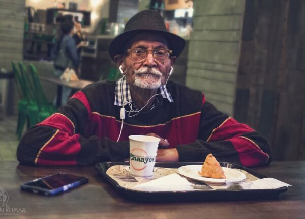 Стиль и мода творят чудеса: внук превратил своего 96-летнего дедушку-фермера в настоящего денди