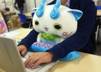 Подушки для здоровой работы за компьютером — новый хит японских офисов