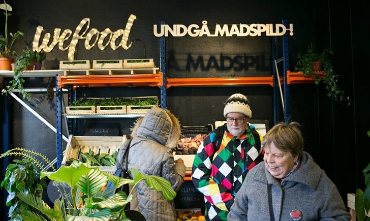 Фотография: В Дании открылся первый супермаркет по продаже продуктов с истекающим сроком реализации №5 - BigPicture.ru