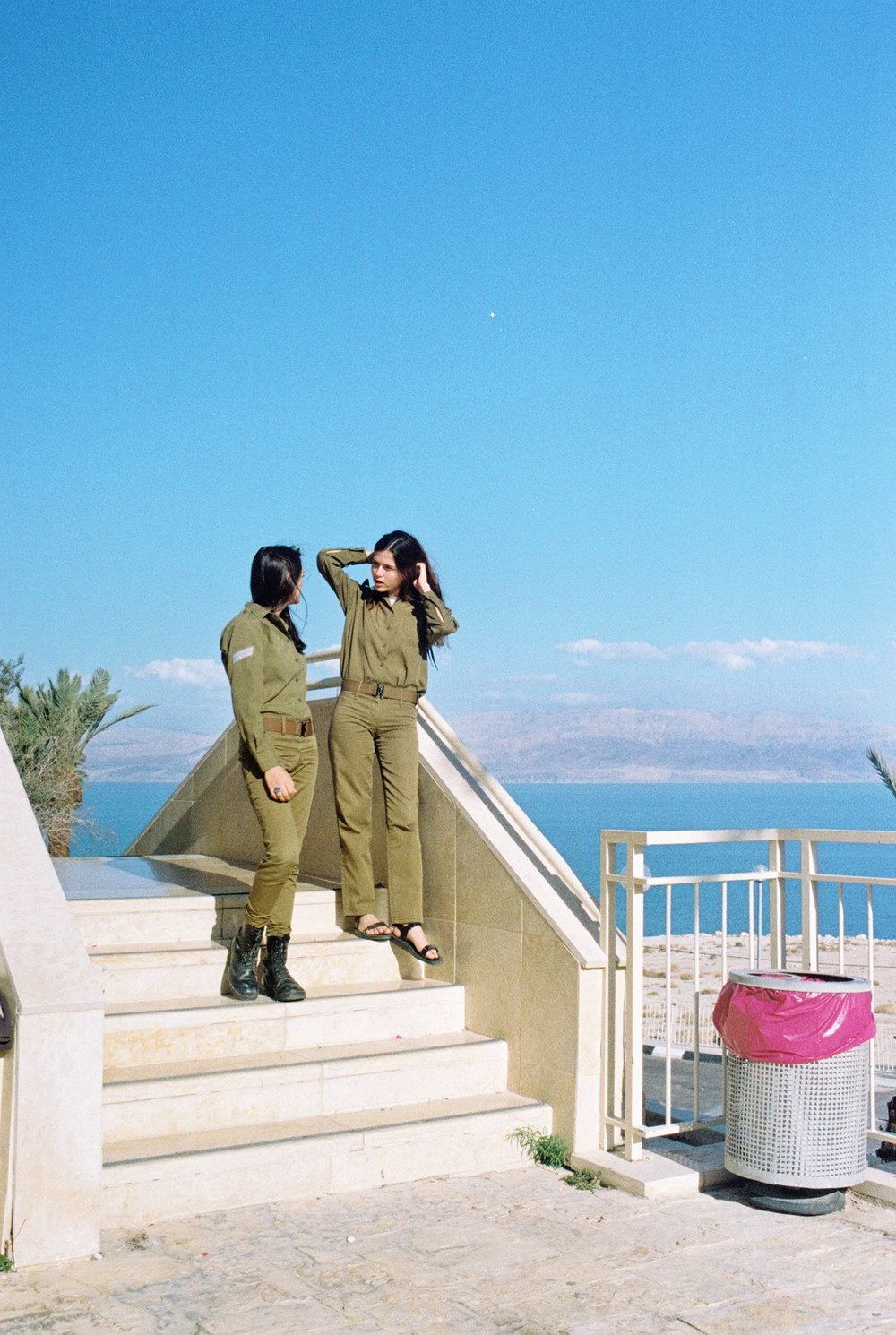 Фотография: Что делают девушки израильской армии, когда не надо никого защищать №14 - BigPicture.ru