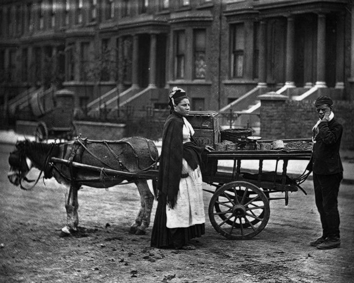 Фотография: Беспроглядная нищета на улицах Лондона в 1873-1877 годах №2 - BigPicture.ru