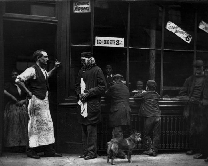 Фотография: Беспроглядная нищета на улицах Лондона в 1873-1877 годах №11 - BigPicture.ru