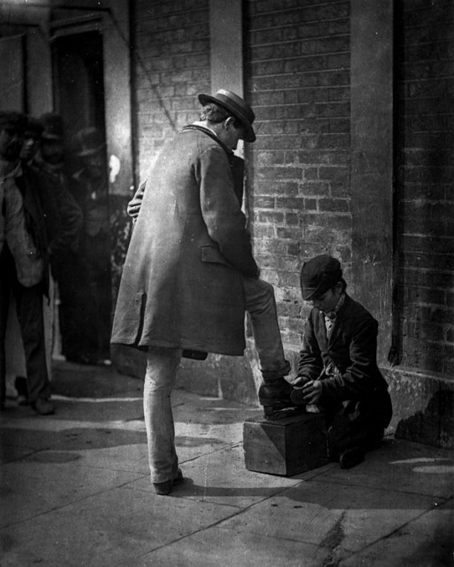 Фотография: Беспроглядная нищета на улицах Лондона в 1873-1877 годах №18 - BigPicture.ru