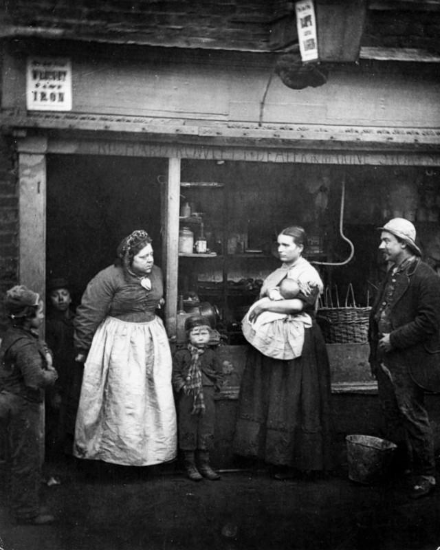 Фотография: Беспроглядная нищета на улицах Лондона в 1873-1877 годах №20 - BigPicture.ru