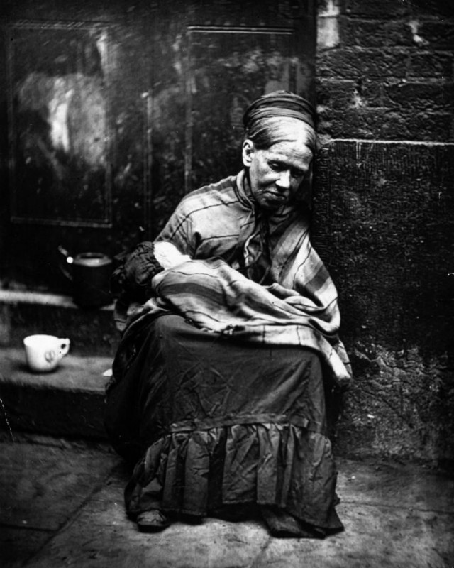 Фотография: Беспроглядная нищета на улицах Лондона в 1873-1877 годах №22 - BigPicture.ru