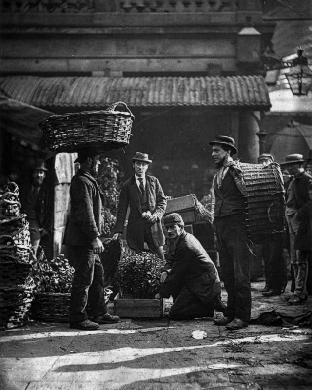Фотография: Беспроглядная нищета на улицах Лондона в 1873-1877 годах №33 - BigPicture.ru
