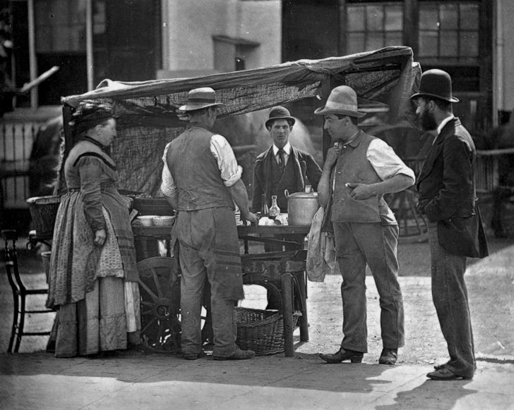 Фотография: Беспроглядная нищета на улицах Лондона в 1873-1877 годах №7 - BigPicture.ru