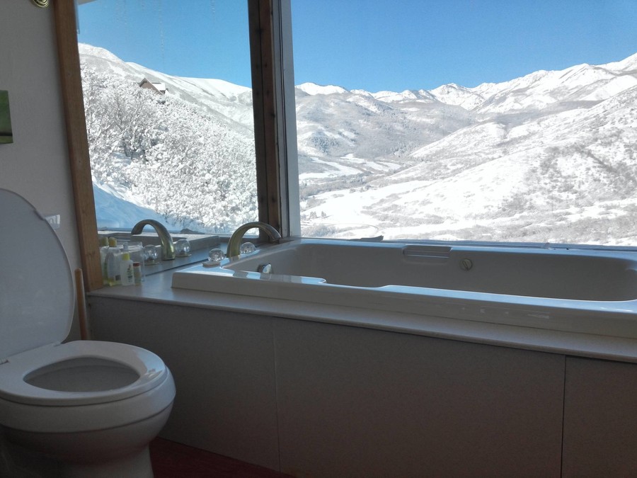 Фотография: Как на ладони: 20 туалетных комнат из разных уголков мира, которые потрясают роскошными видами №2 - BigPicture.ru