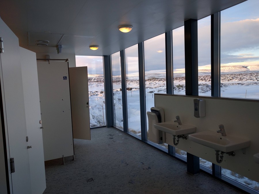 Фотография: Как на ладони: 20 туалетных комнат из разных уголков мира, которые потрясают роскошными видами №9 - BigPicture.ru