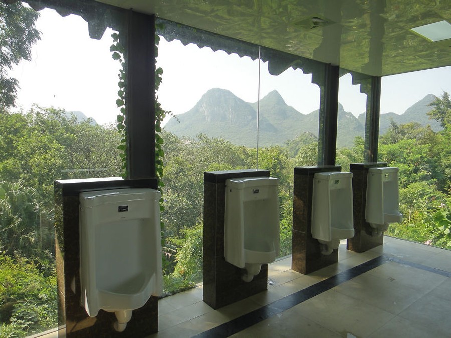 Фотография: Как на ладони: 20 туалетных комнат из разных уголков мира, которые потрясают роскошными видами №14 - BigPicture.ru