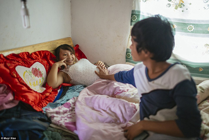 Фотография: Китайские подростковые браки: как 13-летние девочки стараются пораньше выйти замуж №11 - BigPicture.ru