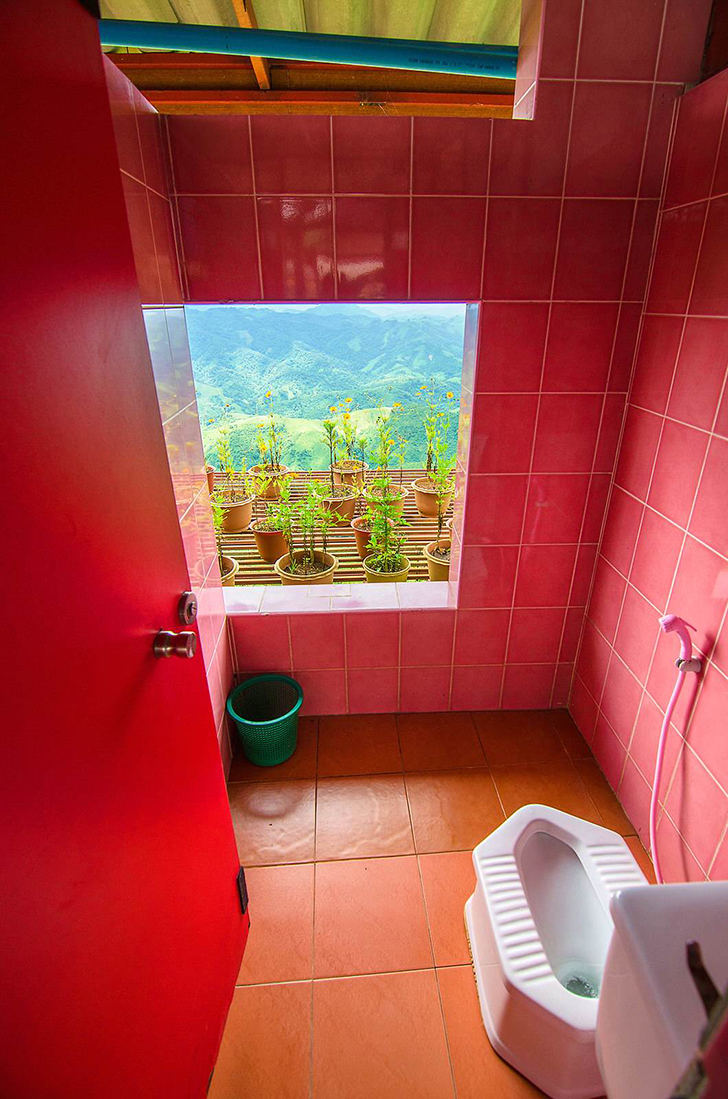 Фотография: По нужде, да не в обиде: 20 самых необычных общественных туалетов №18 - BigPicture.ru