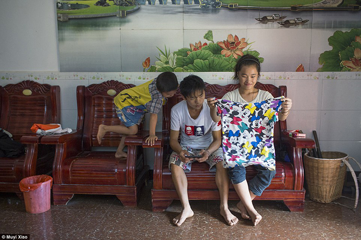 Фотография: Китайские подростковые браки: как 13-летние девочки стараются пораньше выйти замуж №29 - BigPicture.ru