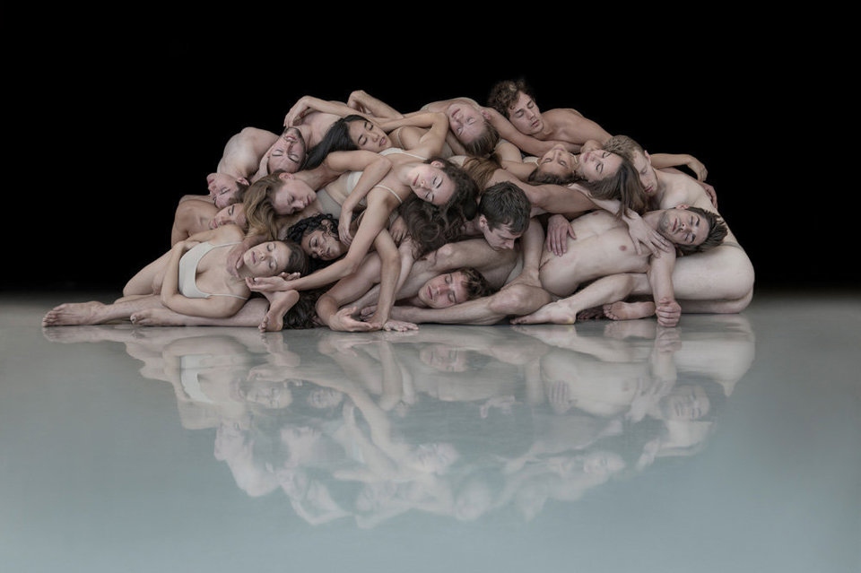 Фотография: Спящий режим: что происходит с телами танцоров после последнего музыкального аккорда №8 - BigPicture.ru