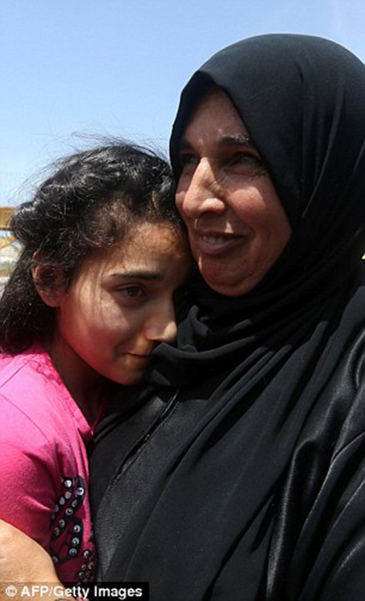 Фотография: 12-летняя палестинская девочка вышла из израильской тюрьмы №7 - BigPicture.ru