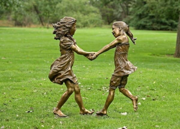 Почти живые: Невероятно реалистичные скульптуры о счастливом детстве