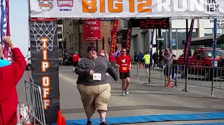 Фотография: Бежать, не останавливаясь: парень весом в 250 кг вдохновляет людей своим примером №5 - BigPicture.ru