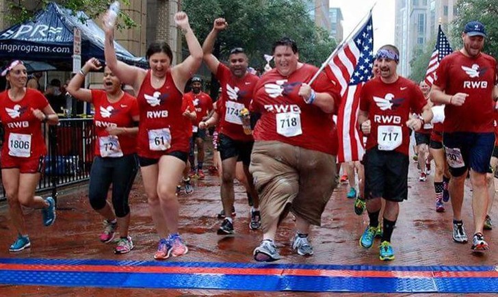 Фотография: Бежать, не останавливаясь: парень весом в 250 кг вдохновляет людей своим примером №7 - BigPicture.ru