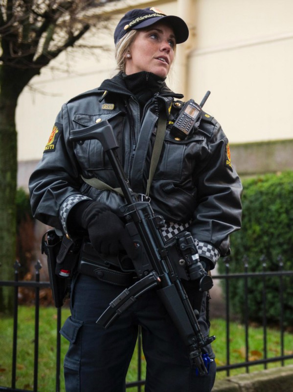 Минифигурка Лего Сити Полицейский Девушка