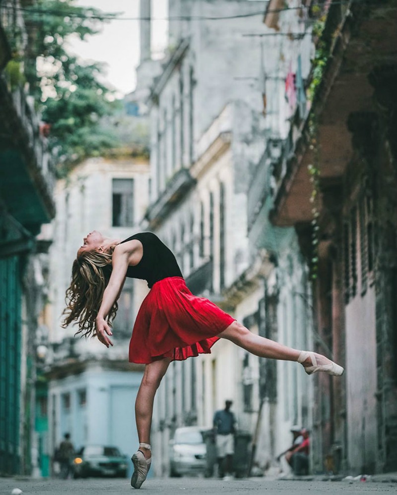 Фотография: Кубинская страсть и русская балетная школа: уличные снимки танцоров №3 - BigPicture.ru