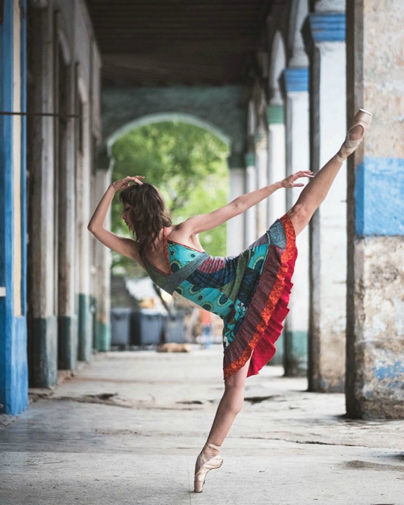 Фотография: Кубинская страсть и русская балетная школа: уличные снимки танцоров №11 - BigPicture.ru