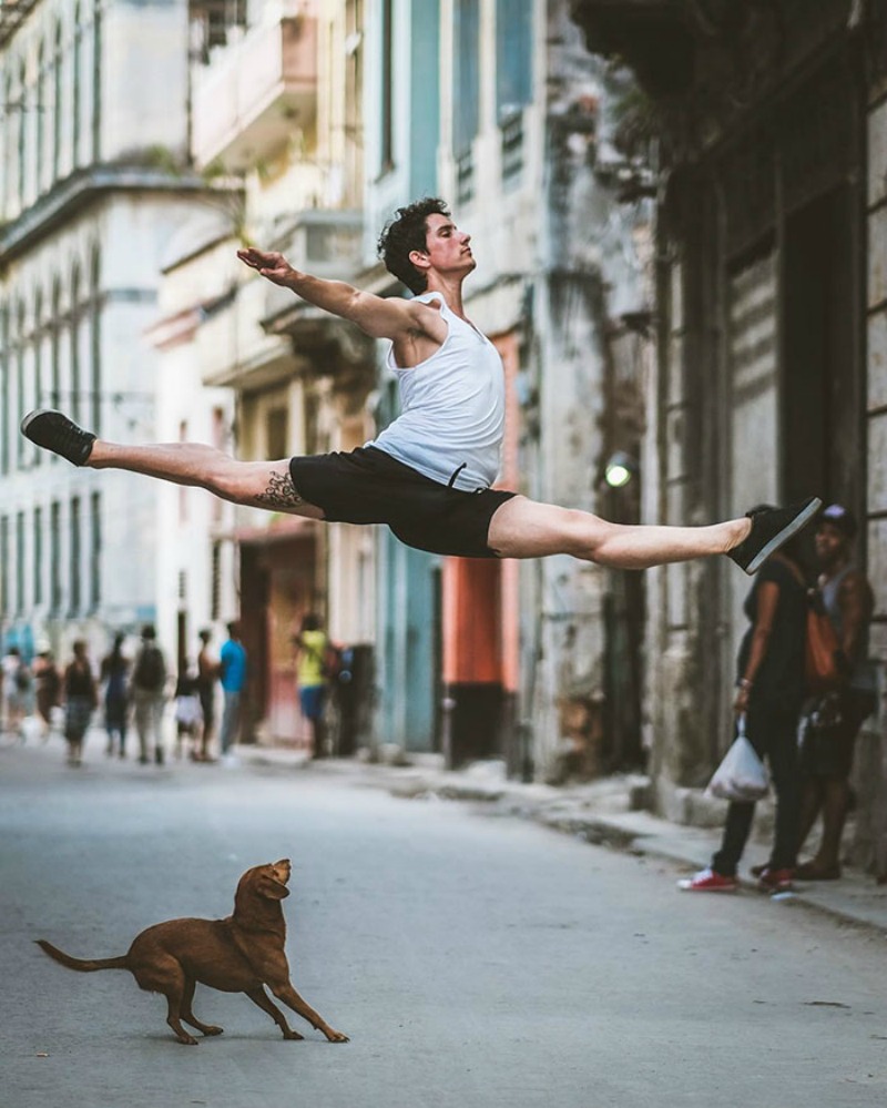 Фотография: Кубинская страсть и русская балетная школа: уличные снимки танцоров №13 - BigPicture.ru