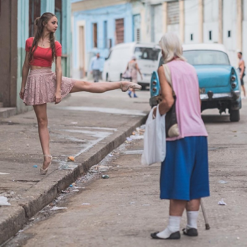 Фотография: Кубинская страсть и русская балетная школа: уличные снимки танцоров №16 - BigPicture.ru