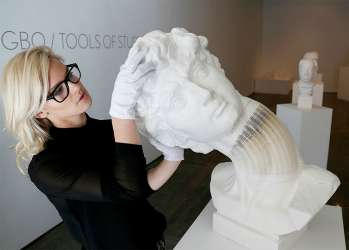 Срыв бумажной башки в невероятных скульптурах Ли Хунбо