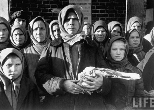 Шатия и девки. Русская деревня, ХХ век