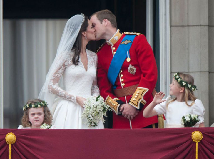 Фотография: Куда подевалась угрюмая девочка со свадьбы принца Уильяма и герцогини Кейт №2 - BigPicture.ru
