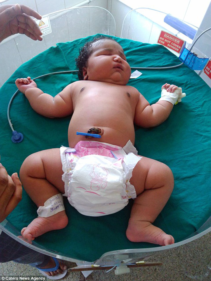 Фотография: 19-летняя мать родила самую тяжелую девочку весом 6,8 кг №2 - BigPicture.ru